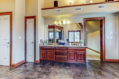 Φωτογραφία από το άλμπουμ του The Estate House-Timeless Elegance at 1885 Farms σε Navarre