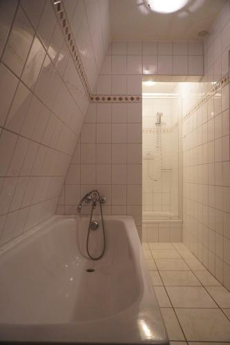 Bilik mandi di Alcor Hotel Feriendorf an der Ostsee