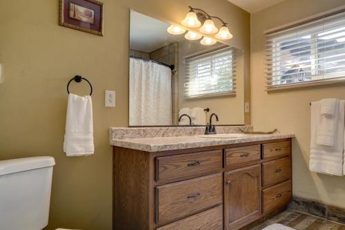 A bathroom at Chic Silver City Getaway with Patio and Gas Grill
