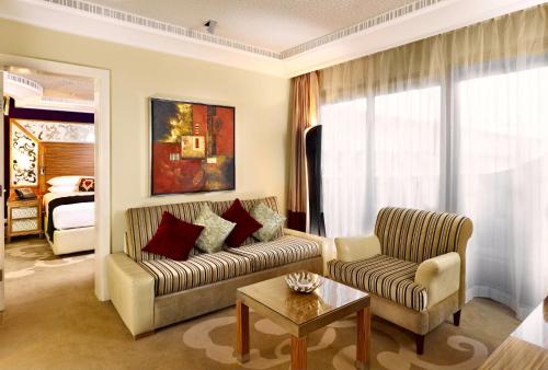 Ruang duduk di Intercontinental Cairo Citystars by IHG
