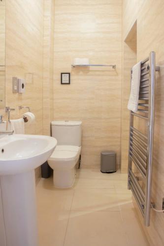 Central London Apartment - Great Location photo 69