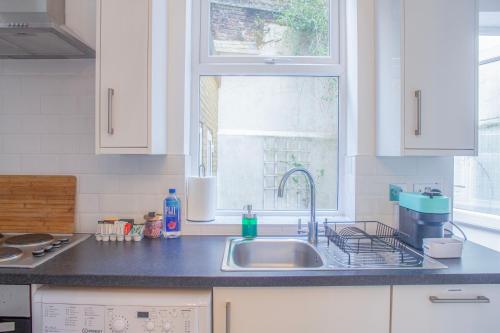 Central London Apartment - Great Location photo 74