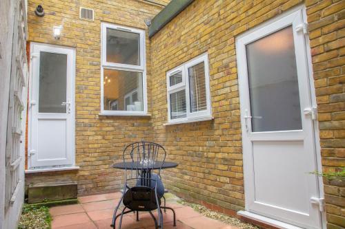 Central London Apartment - Great Location photo 78