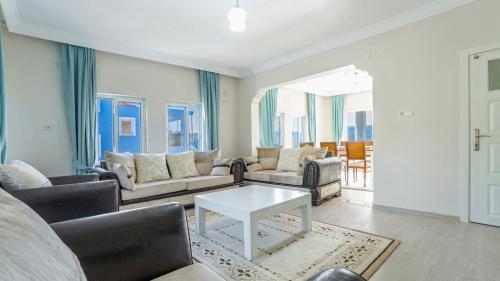Ruang duduk di Villa Besim&Bulut