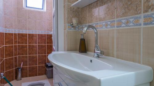 Bilik mandi di Villa Besim&Bulut
