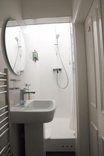 Central London Apartment - Great Location photo 72