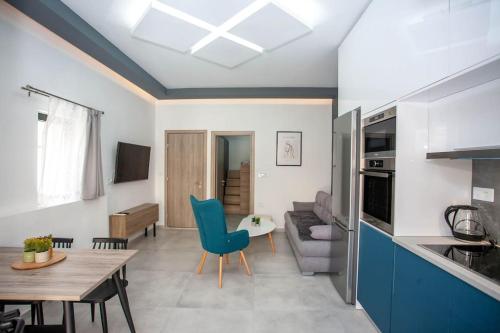 Μike's Corner Apartment