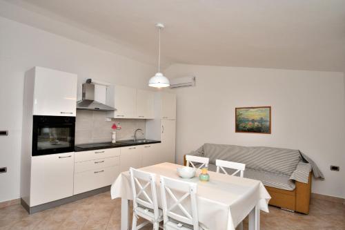 House Ariella