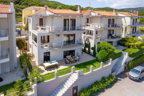 ALKIS LUXURY VILLA IRAKLiTSA
