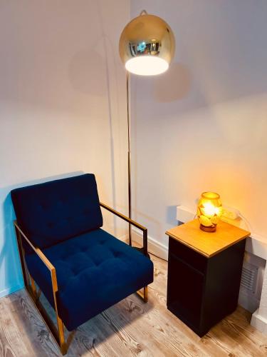 Χώρος καθιστικού στο Cologne LUXE Living: Opulent Elegance Unleashed