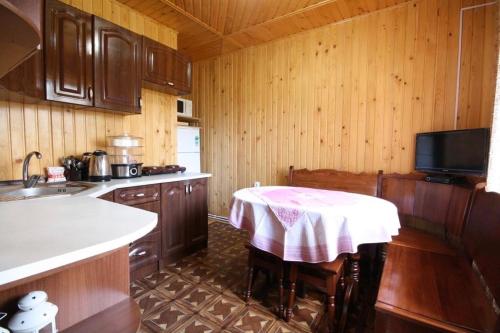 Kuchyň nebo kuchyňský kout v ubytování Goryanka family home