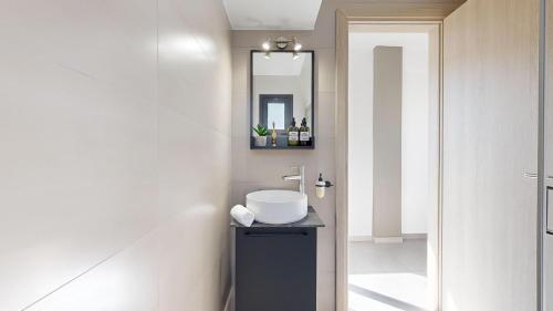 Elegant & Comfy Stay in Athens Psyri