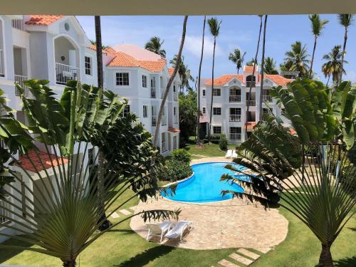 Výhled na bazén z ubytování Beauty 2 beds apartment pool views walking distance to Playa Bavaro nebo okolí