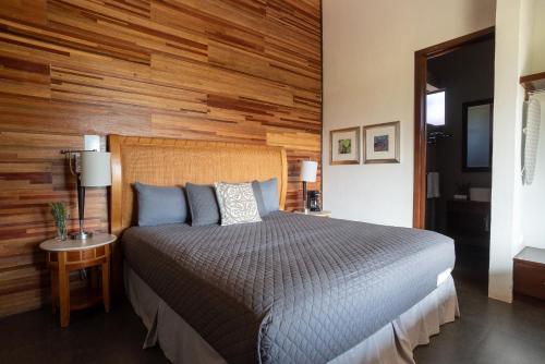Postel nebo postele na pokoji v ubytování Atika Retreat
