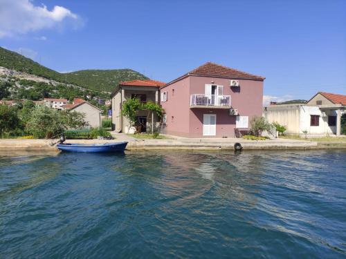 Apartments with parking space Rogotin, Neretva Delta - Usce Neretve - 23141