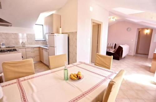 Apartments with parking space Zedno, Ciovo - 23279