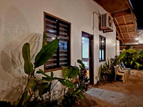 Κήπος έξω από το Violegre Homestay