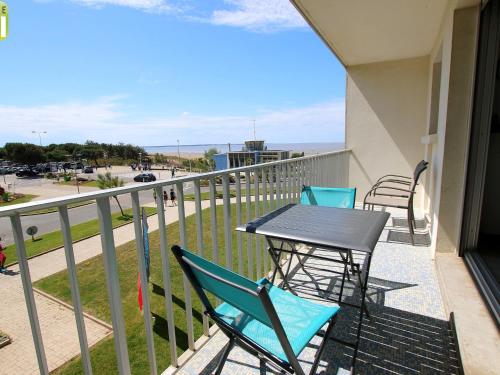 Appartement T3 au centre, 5 couchages, parking, plage à 70m - FR-1-364-108