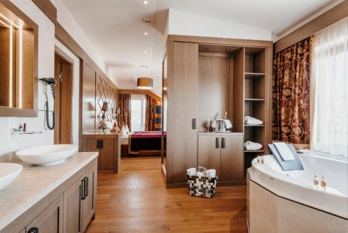 Koupelna v ubytování Der Eisvogel - Wellness- & Genusshotel