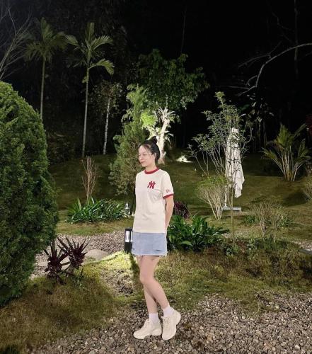 Taman di luar Pu Luong Memory