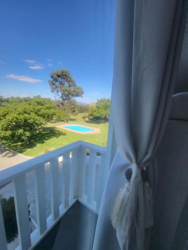 Πισίνα στο ή κοντά στο The Mountain Lodge