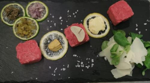 Comida en o cerca de este hotel