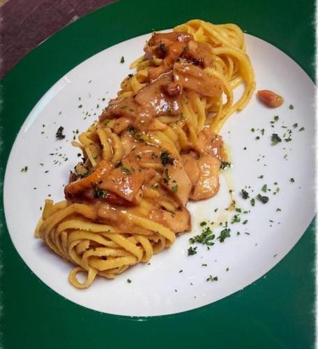Comida en o cerca de este hotel