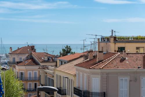 Grand studio centre-ville cannes aperçu mer