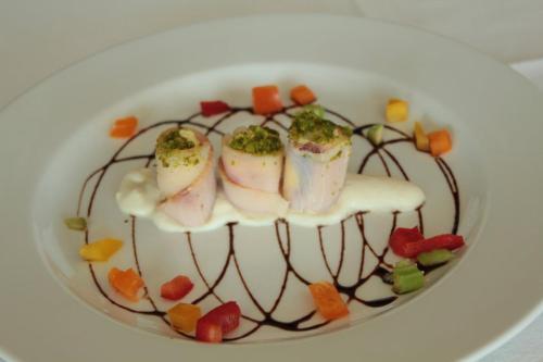 Comida en o cerca de este hotel