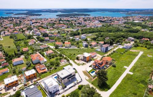 3 Bedroom Gorgeous Apartment In Medulin