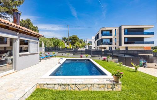 1 Bedroom Gorgeous Apartment In Medulin
