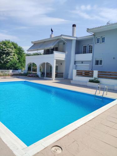 Bazén v ubytování TERRA LUXURY HOME nebo v jeho okolí