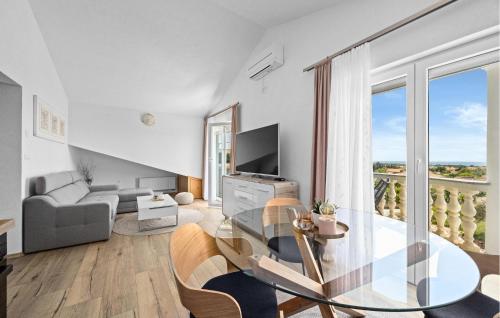 1 Bedroom Stunning Apartment In Medulin