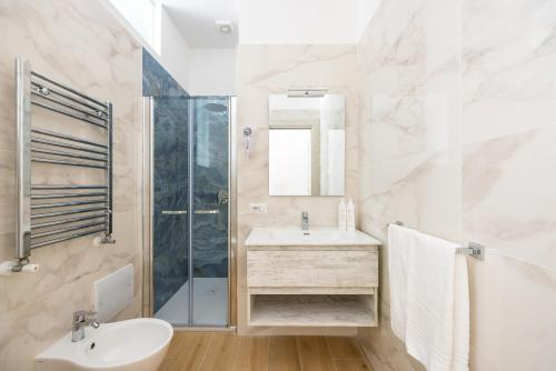 4 Stelle Housing - Rooms and Apartments by Wonderful Italy