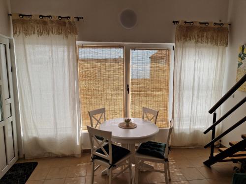 Балкон или терраса в Chill zone houses Katun Reževići