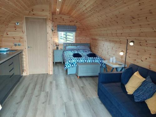 Posezení v ubytování High Whashton Springs Glamping Pod, Richmond Yorks
