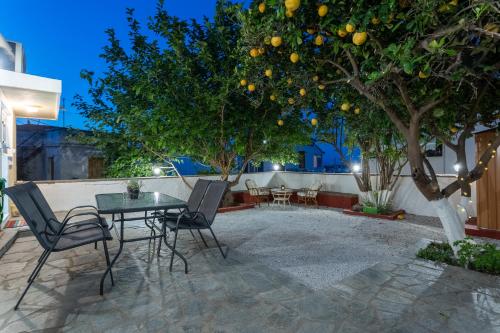 The Yard House, Castle View Mytilene