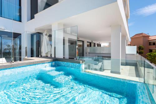 Santa Barbara Heights IV