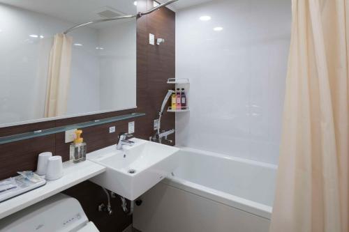 Phòng tắm tại Comfort Hotel Toyohashi