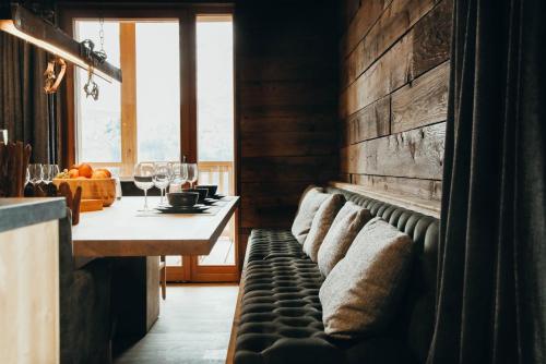Ruang duduk di Duplex Isère by Lodji