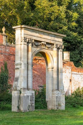 Сад в Bosworth Hall Hotel & Spa