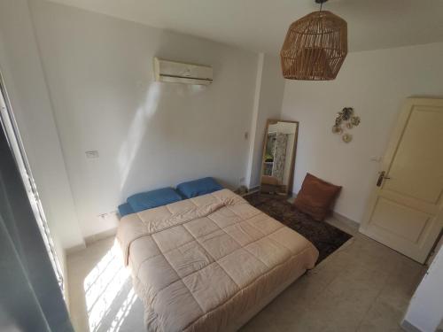 Ένα ή περισσότερα κρεβάτια σε δωμάτιο στο Luxurious 2 bedroom modern garden apartment Available ensuite private bedroom or whole flat privately