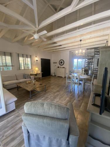 Calm & Luxury House In Parga