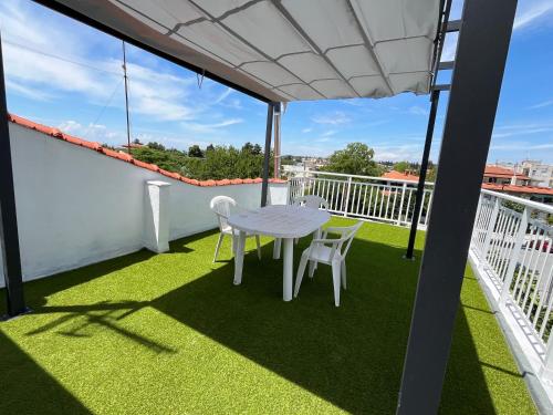 Μπαλκόνι ή βεράντα στο Sofita garden