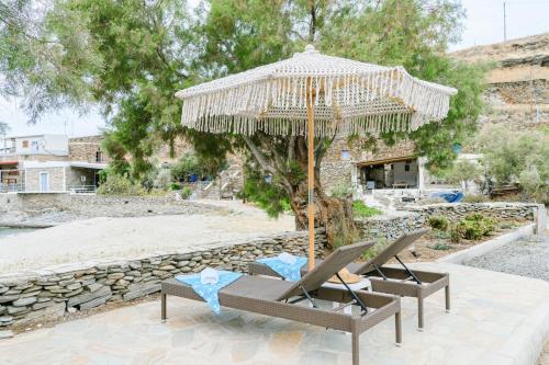 Vonkajšia záhrada v ubytovaní Beachfront bungalow in the area of Kampi, near Koundouros