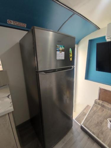 Cucina o angolo cottura di Couples Getaway Bus
