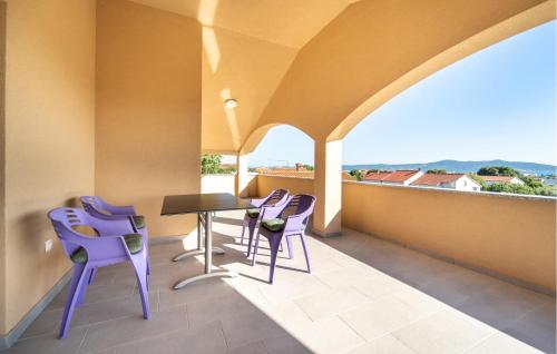 Cozy Apartment In Sukosan With Wifi