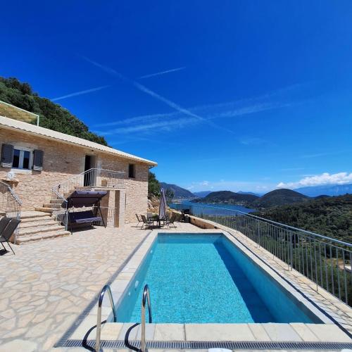 DJoumas Villa