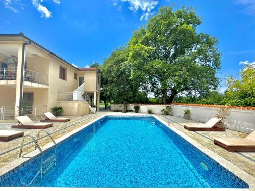 STARS RESIDENCE