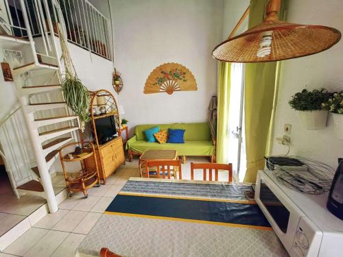 Villa mitoyenne calme avec piscine et parking, proche plage pour 6 personnes - FR-1-607-28